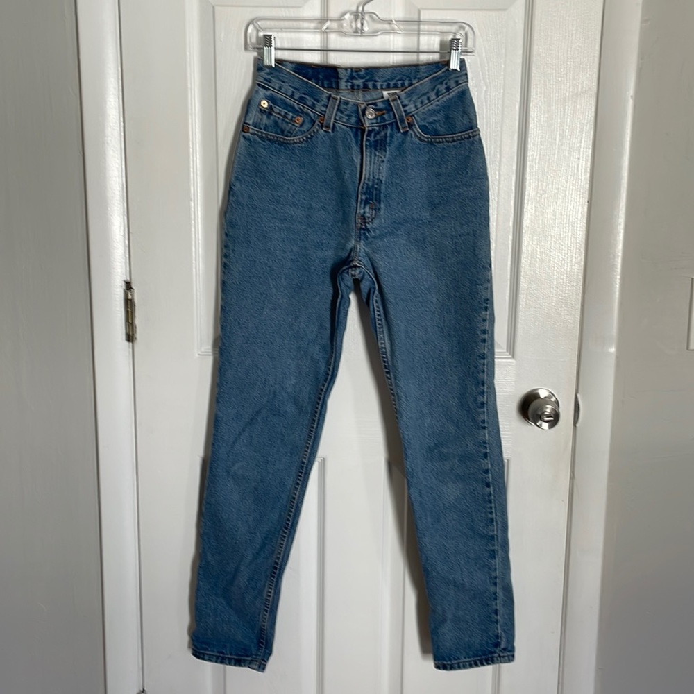 Vintage Y2K Levi's 512 Slim Fit Tapered Leg High Waist Medium Wash Mom Jeans